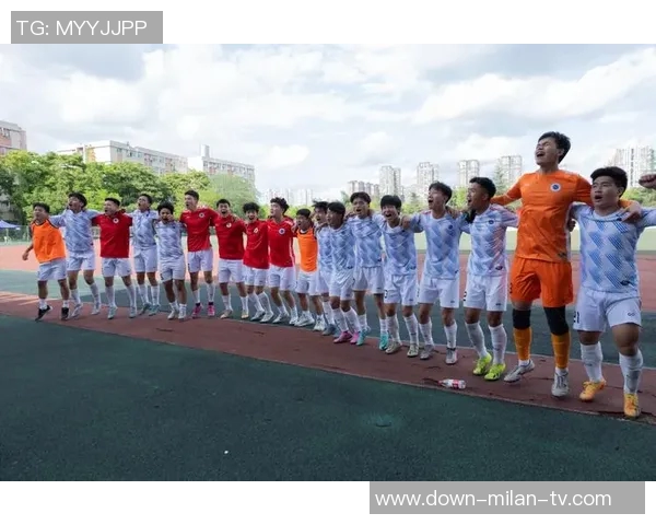 快乐的足球活动让我们团结一心共同享受运动的乐趣 快乐的足球活动让我们团结一心共同享受运动的乐趣